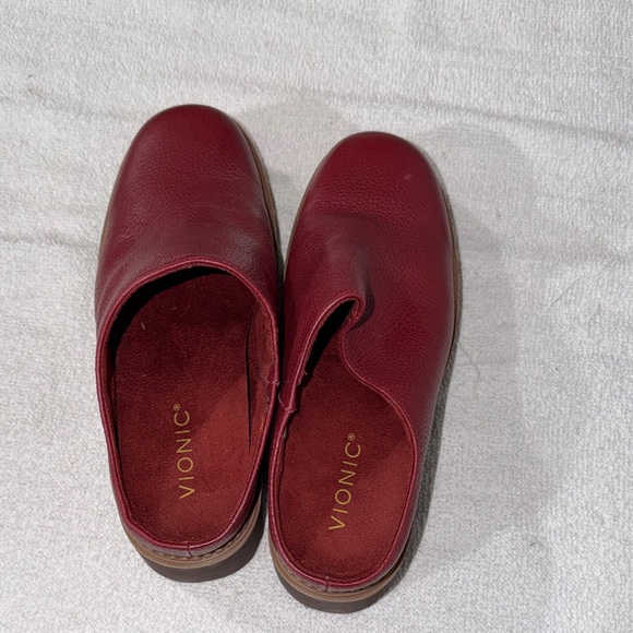 Vionic Women's Red Leather Clogs - Picture 2 of 3